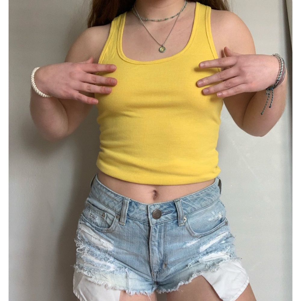 yellow tank top!